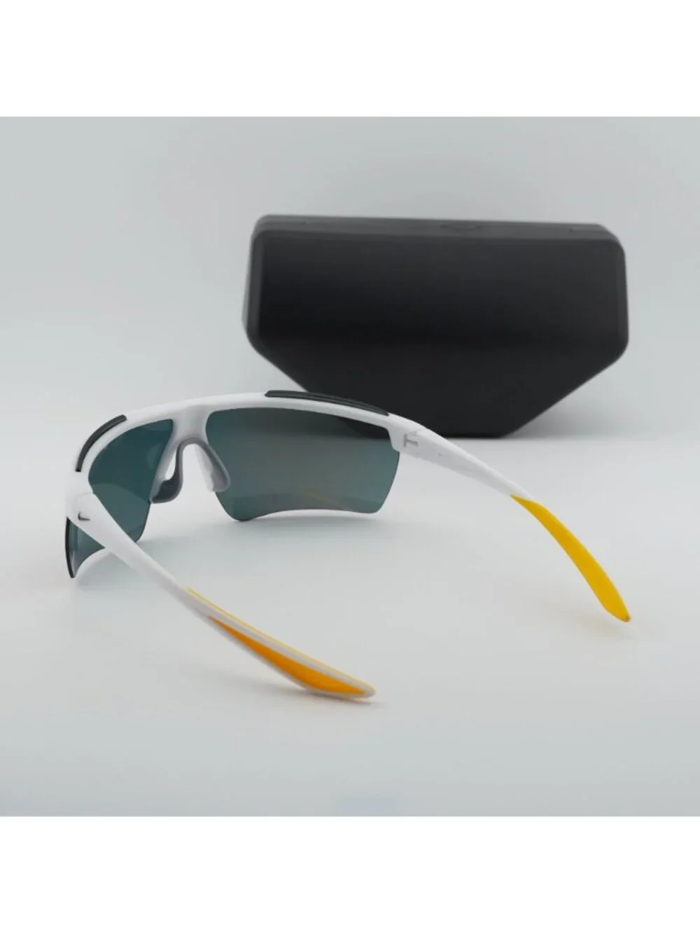 NIKE WINDSHIELD 20 CW1287 106 Shield Sunglasses - White / Field Tint